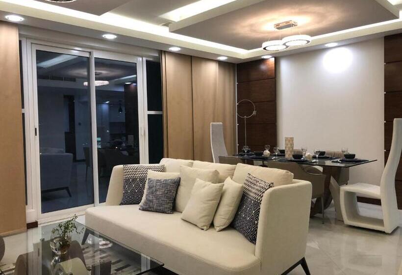 اتاق لوکس با بالکن, Saxophone Suites