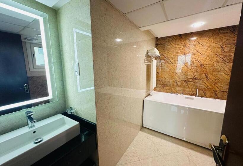 اتاق استاندارد, Saxophone Suites