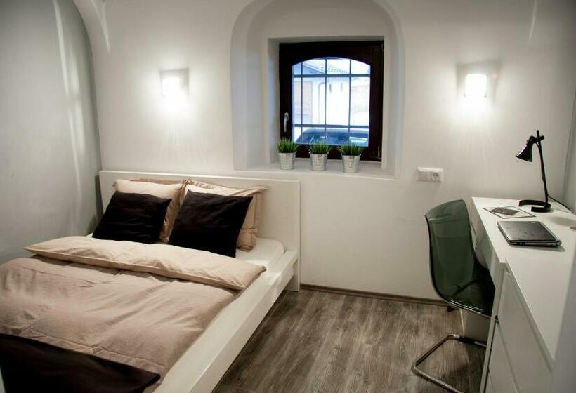 اتاق استاندارد با سرویس بهداشتی مشترک, 4rooms