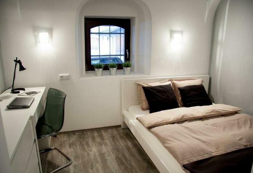 اتاق استاندارد با سرویس بهداشتی مشترک, 4rooms