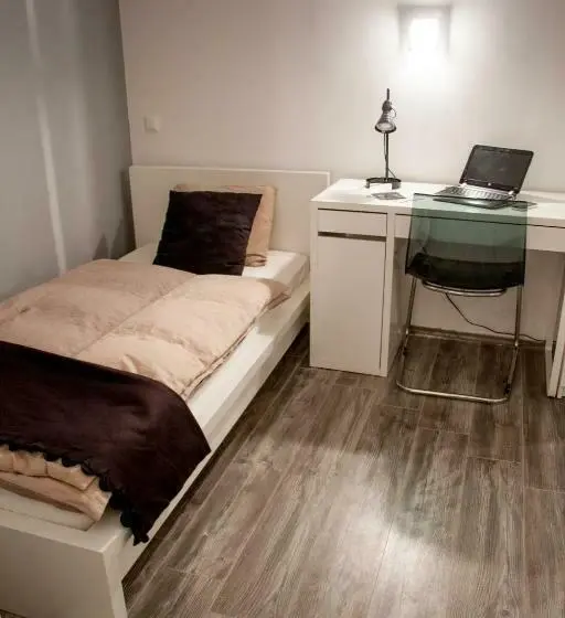 اتاق استاندارد سه تخته با سرویس بهداشتی مشترک, 4rooms