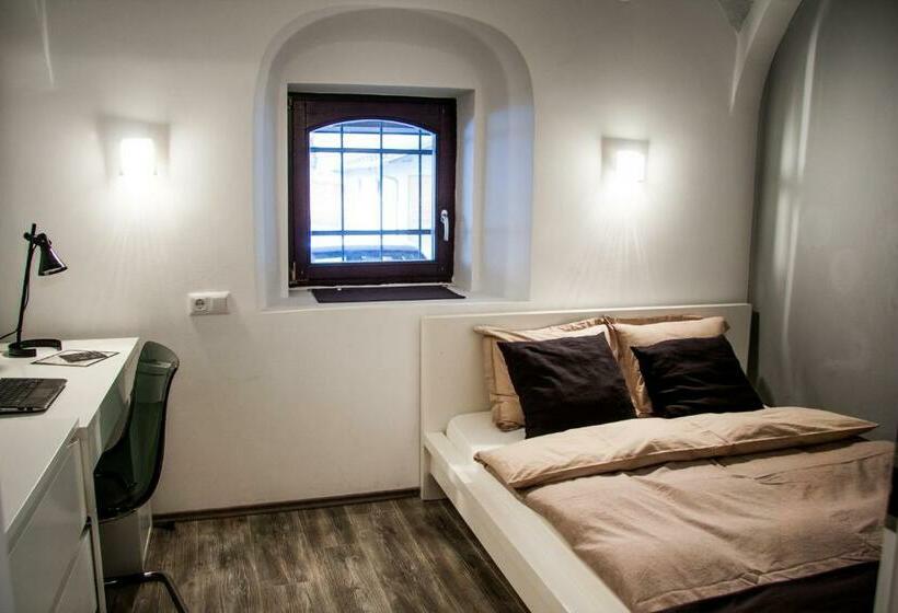 اتاق استاندارد با سرویس بهداشتی مشترک, 4rooms