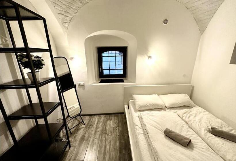 اتاق استاندارد با سرویس بهداشتی مشترک, 4rooms