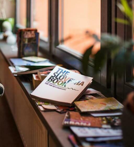 تختخواب در اتاق مشترک, Cukrarna Guest Accommodation