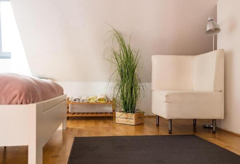 اتاق خانوادگی با سرویس بهداشتی مشترک, Cukrarna Guest Accommodation