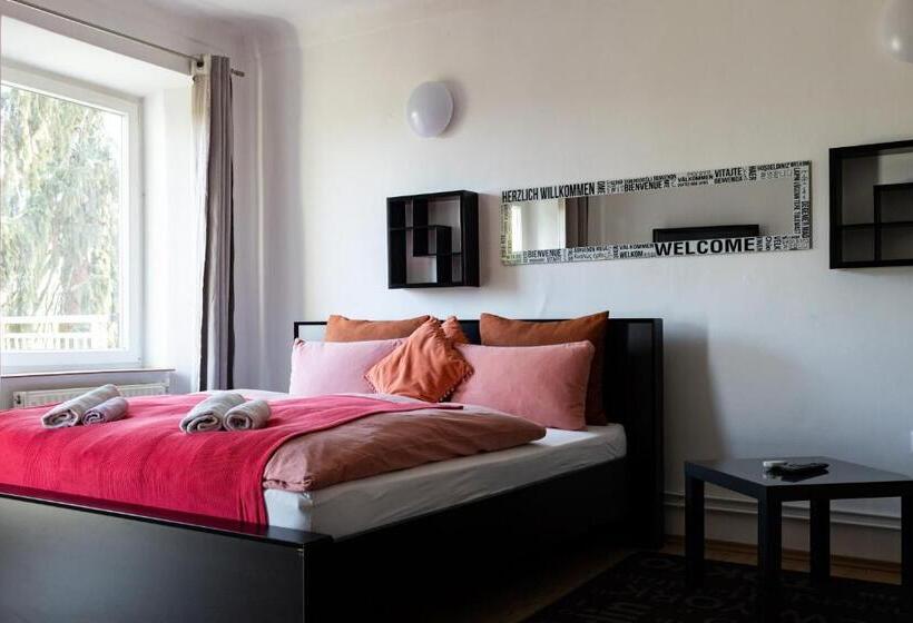 آپارتمان 1 خوابه با بالکن, Cukrarna Guest Accommodation