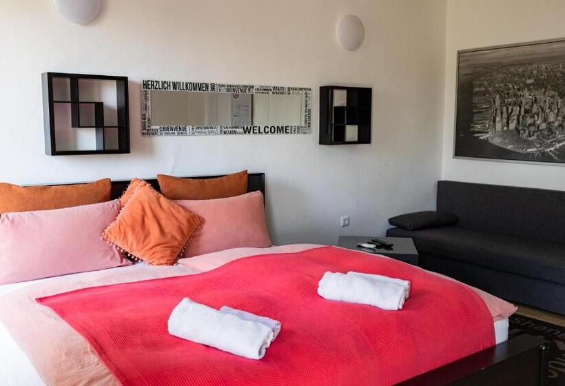 آپارتمان 1 خوابه با بالکن, Cukrarna Guest Accommodation