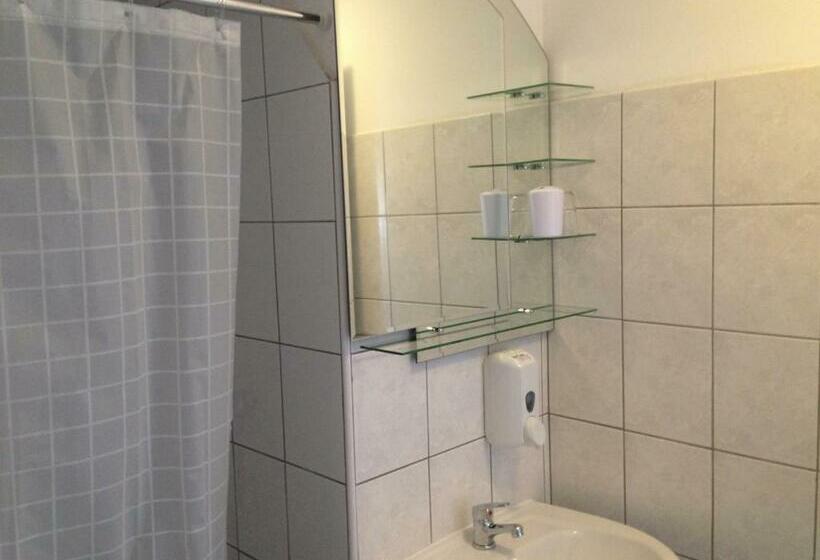 اتاق استاندارد با بالکن, B&b Rot