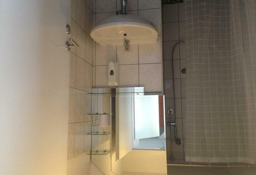 اتاق استاندارد با بالکن, B&b Rot