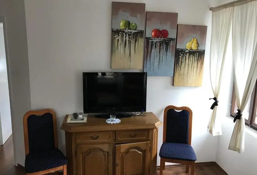 آپارتمان 1 خوابه با چشم‌انداز, B&b Rot