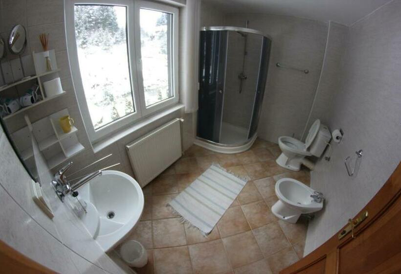 اتاق خانوادگی, Chata Marga