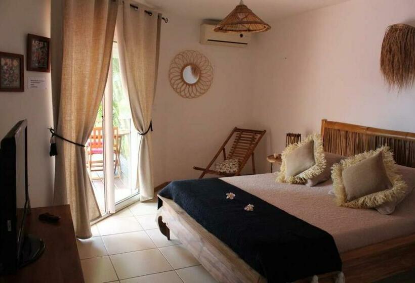 اتاق استاندارد با چشمانداز استخر, La Villa Zen