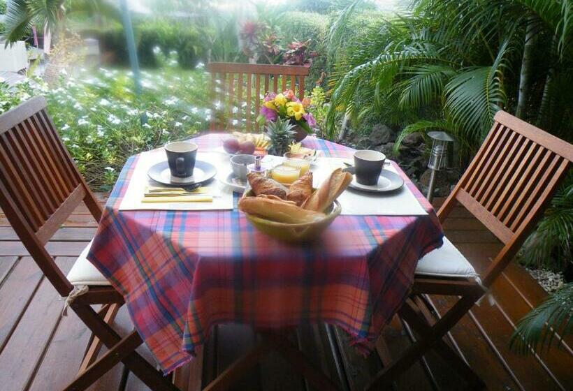 اتاق استاندارد با چشمانداز استخر, La Villa Zen