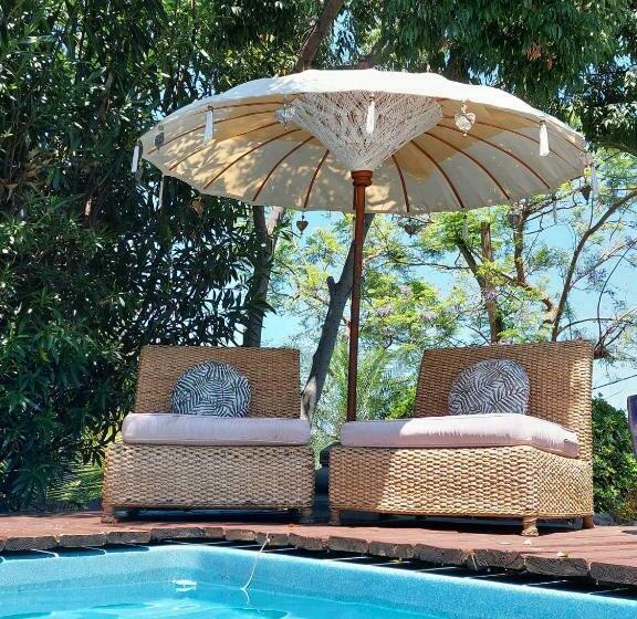 اتاق استاندارد با چشمانداز استخر, La Villa Zen