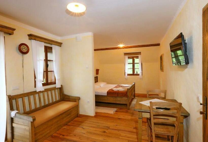 اتاق استاندارد با بالکن, Pomona Relaxing Nature Guest House