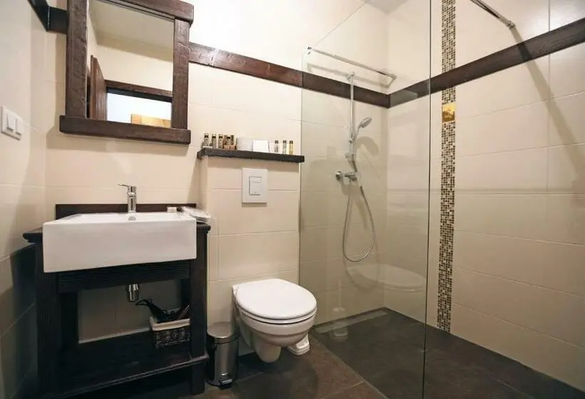 اتاق استاندارد با بالکن, Pomona Relaxing Nature Guest House