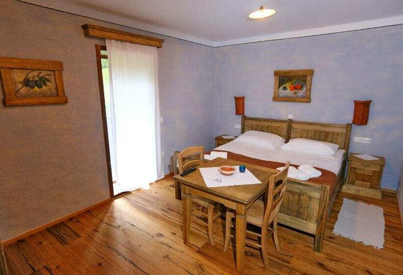 اتاق استاندارد با بالکن, Pomona Relaxing Nature Guest House