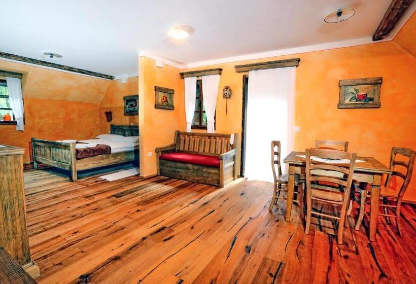 استودیوی استاندارد, Pomona Relaxing Nature Guest House