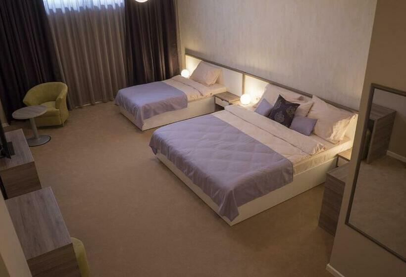 اتاق لوکس, Casino Motel Senator