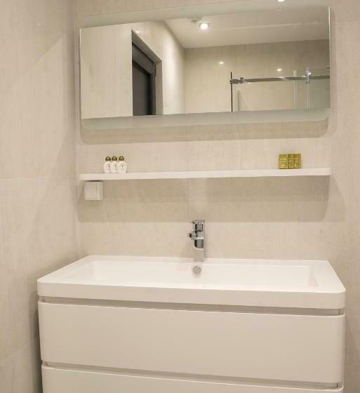 اتاق لوکس, Casino Motel Senator