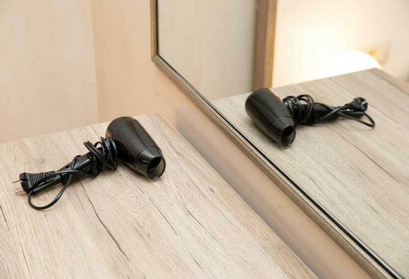 اتاق لوکس, Casino Motel Senator