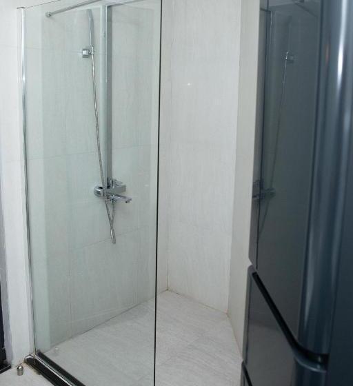 اتاق لوکس, Casino Motel Senator