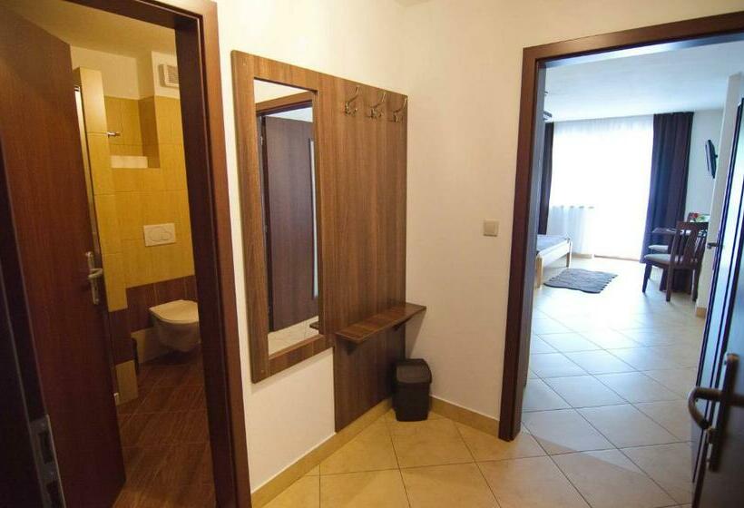 اتاق استاندارد سه نفره, Garni Hotel Fatra