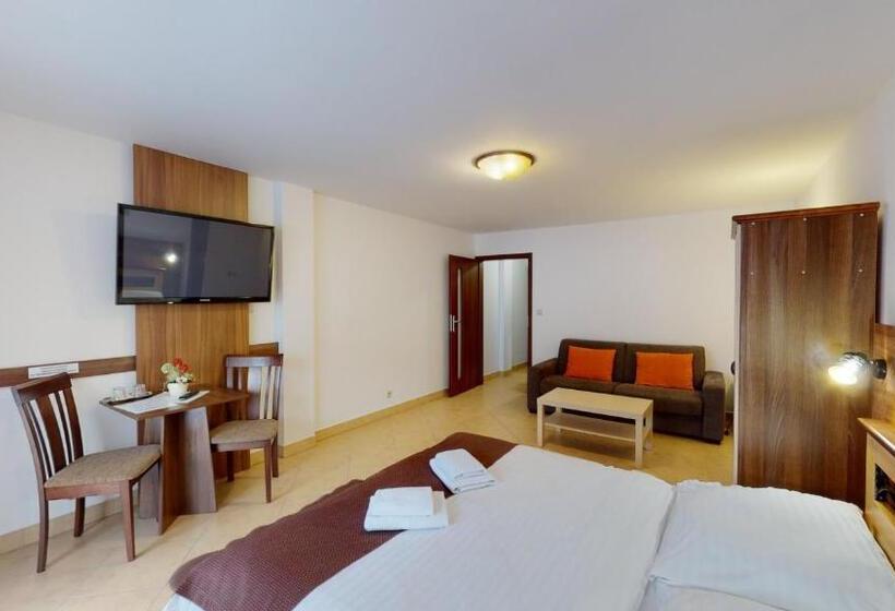 اتاق استاندارد سه نفره, Garni Hotel Fatra