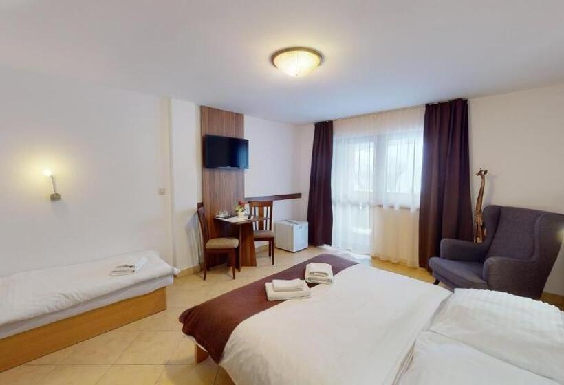 اتاق استاندارد سه نفره, Garni Hotel Fatra
