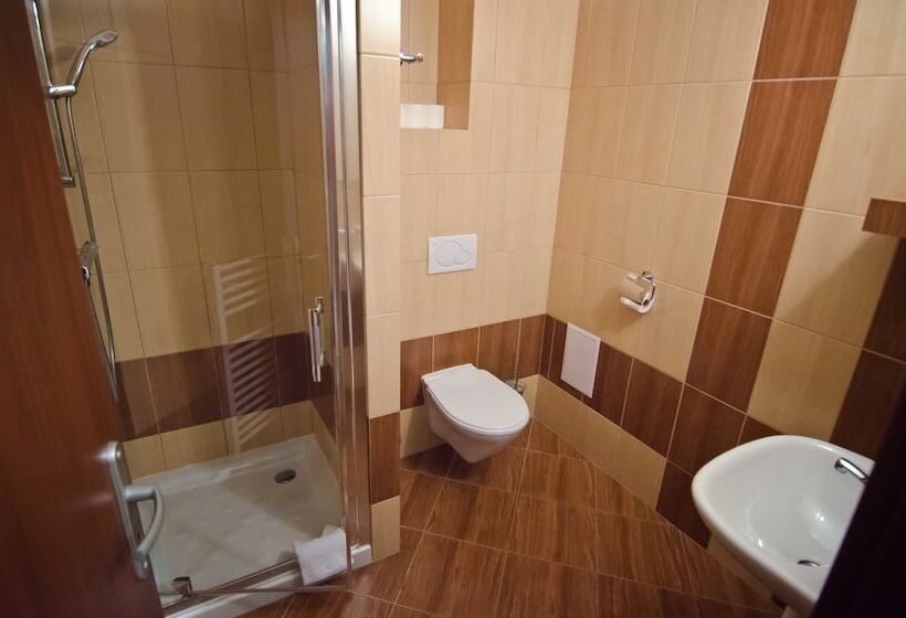 اتاق استاندارد سه نفره, Garni Hotel Fatra