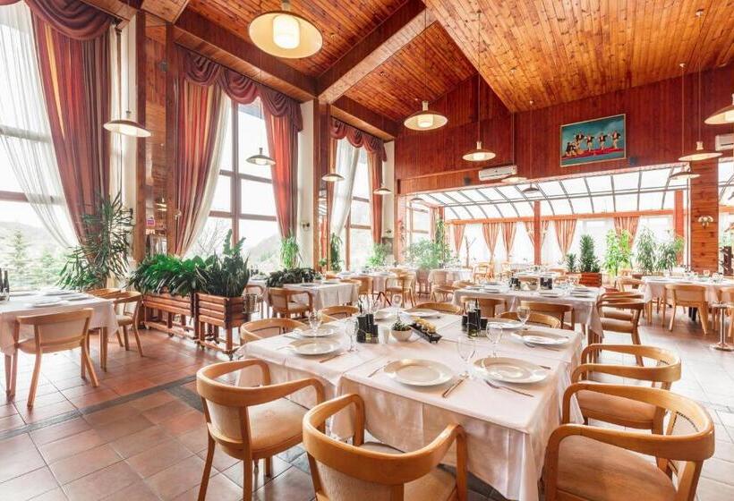 اتاق لوکس با وان آب گرم, Bistra, Resort Mavrovo