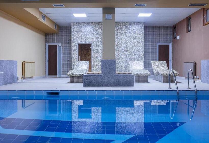 اتاق لوکس با وان آب گرم, Bistra, Resort Mavrovo