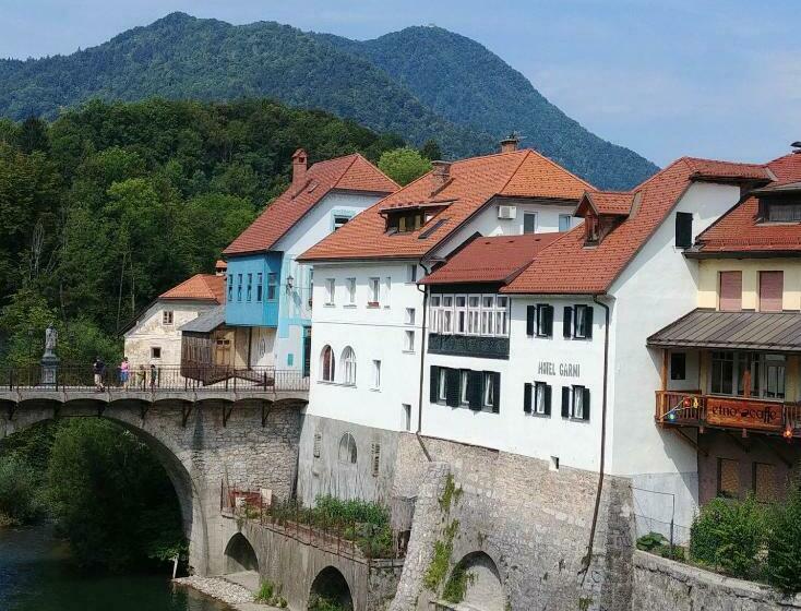 اتاق خانوادگی, Garni Paleta