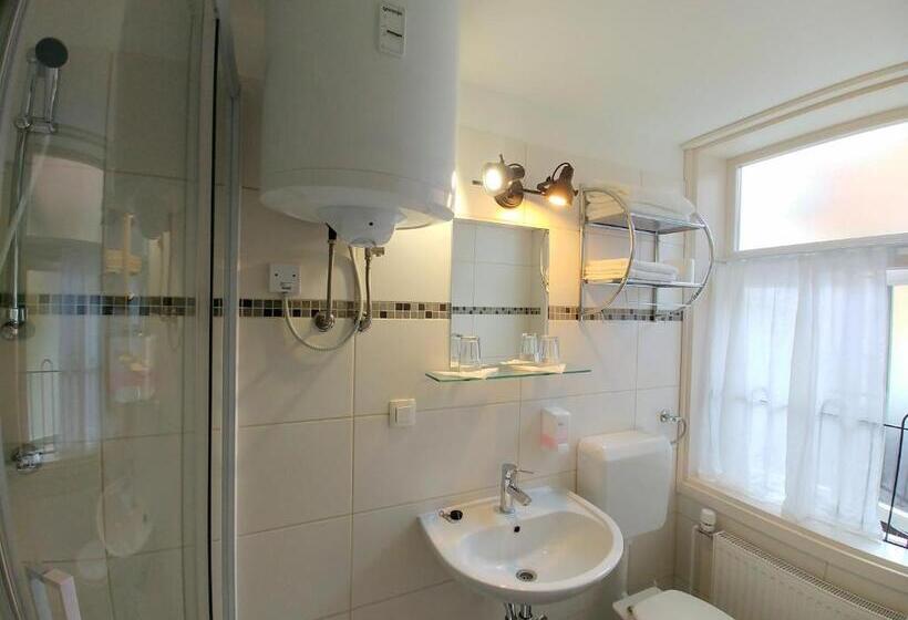 اتاق استاندارد با چشمانداز, Garni Paleta