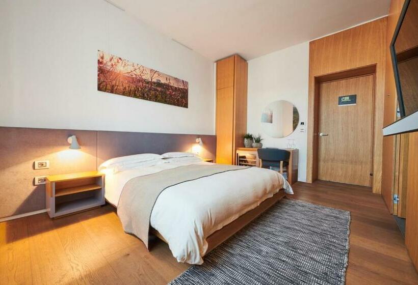 اتاق استاندارد, Gredič