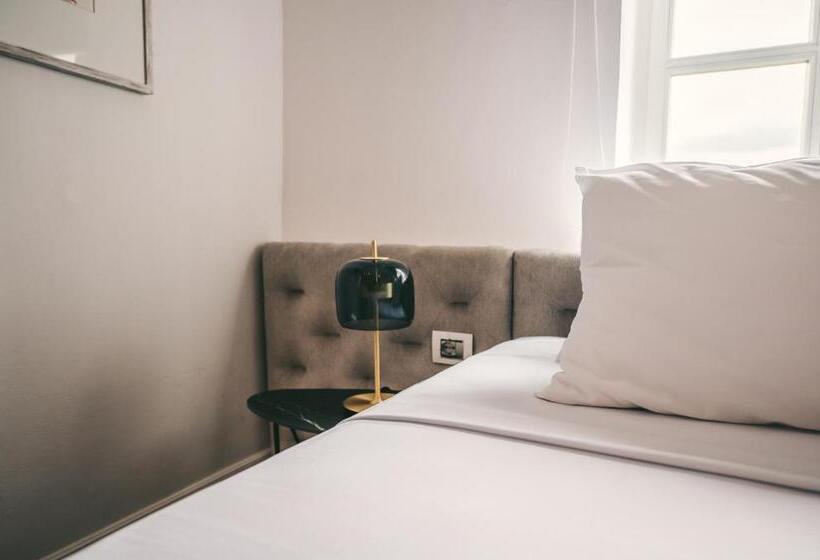 اتاق استاندارد, Gredič