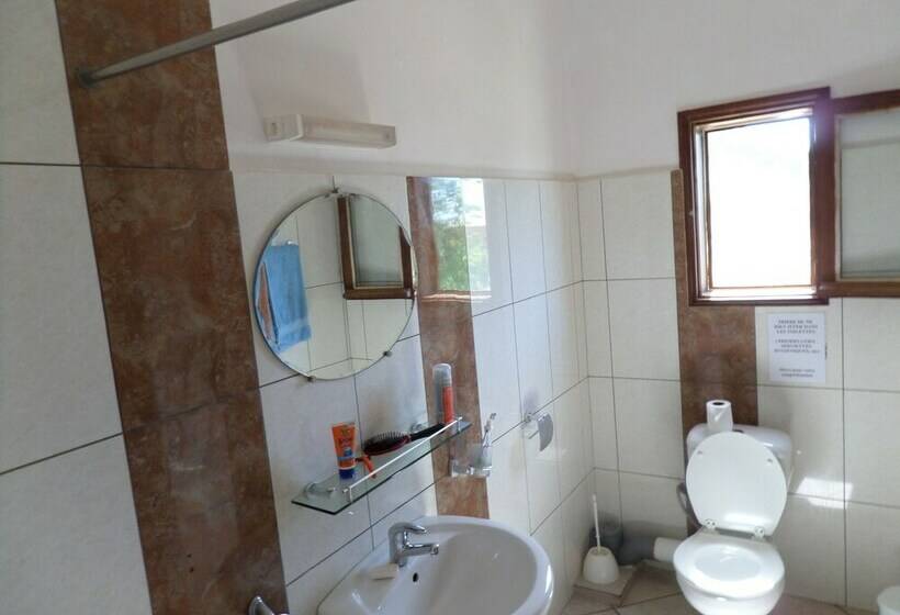 اتاق استاندارد, La Belle Aventure