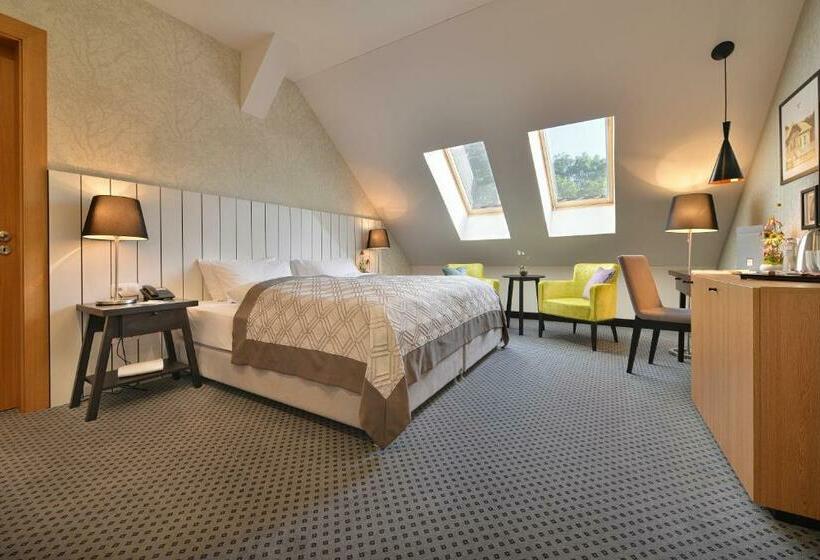 家庭间, Pod Lipou Resort