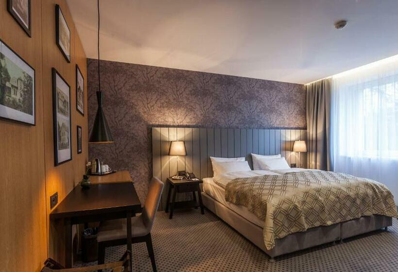 标准间, Pod Lipou Resort