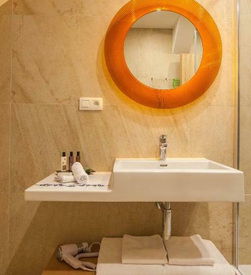 标准间, Pod Lipou Resort