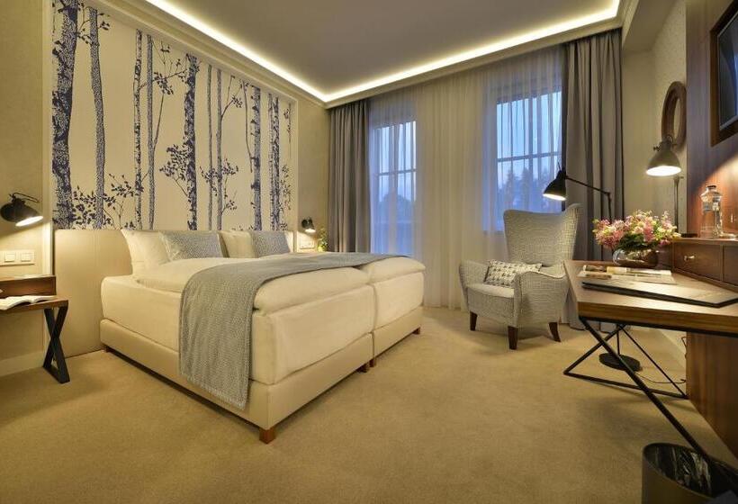 标准间, Pod Lipou Resort