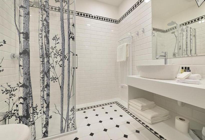 标准间, Pod Lipou Resort