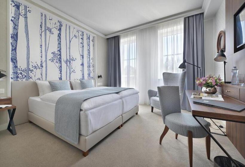 标准间, Pod Lipou Resort