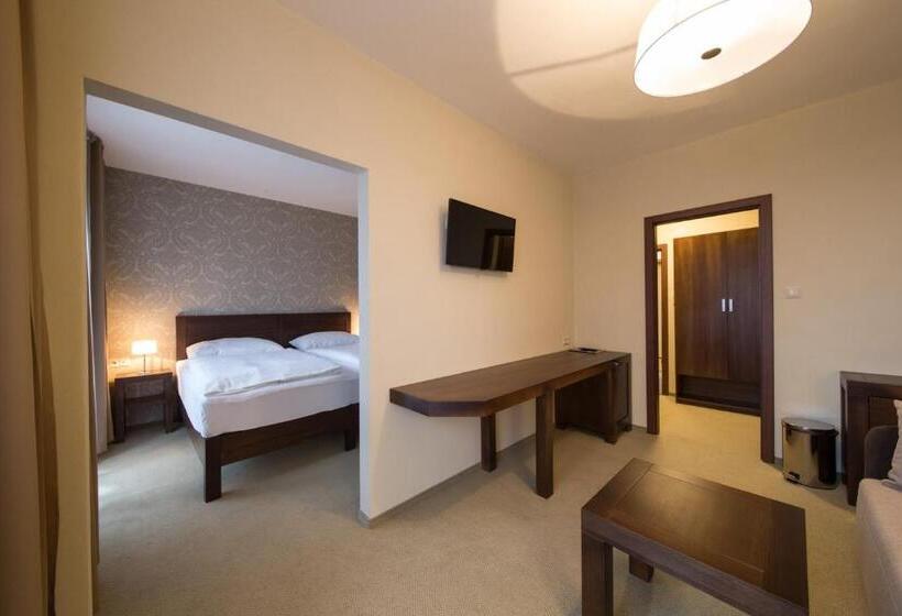 디럭스 스위트, Polianka