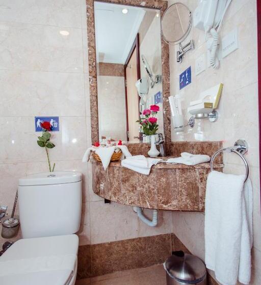 חדר סטנדרט לארבעה, Sama Al Deafah