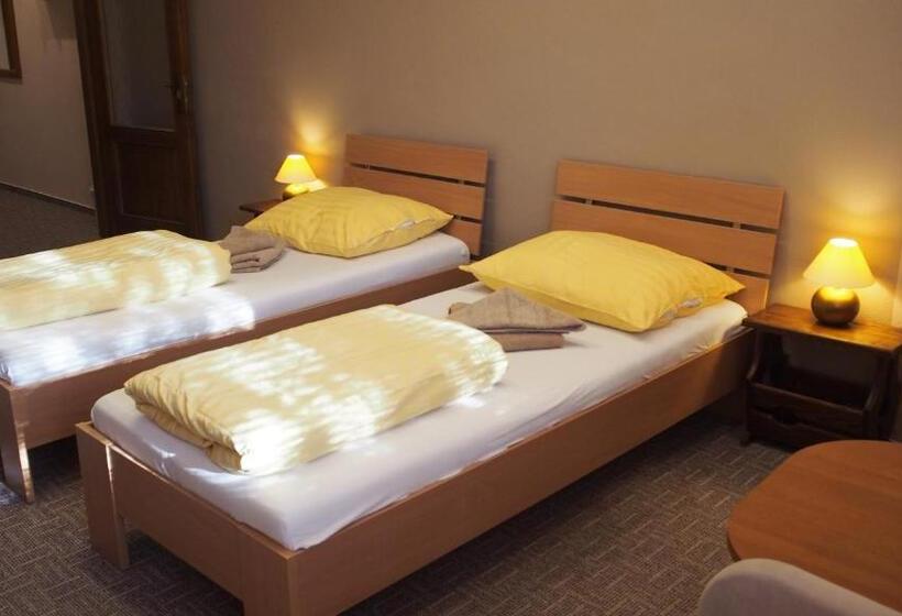 컴포트 룸, Slnecny Dvor