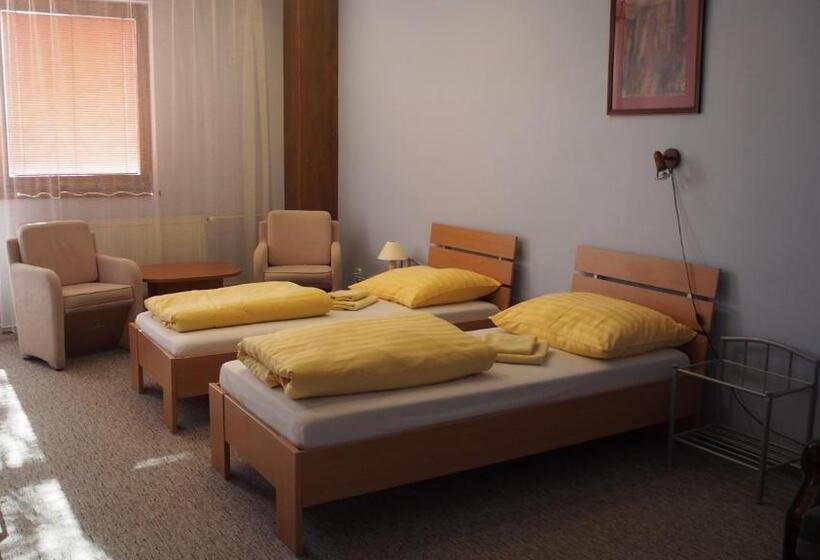 컴포트 룸, Slnecny Dvor