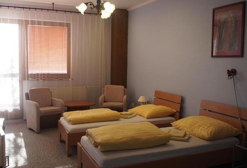 컴포트 룸, Slnecny Dvor