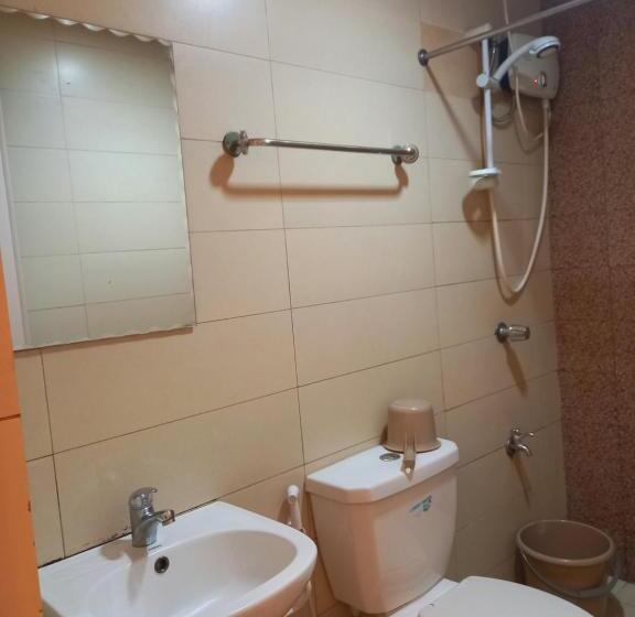 Четырехместный Номер Стандарт, Stone House Hotel Pasay