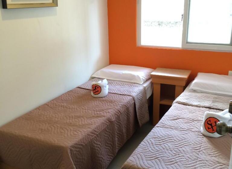 اتاق اکونومی, Stone House Hotel Pasay